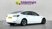 TESLA Model 3 Photo 6