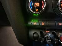 MINI HATCH Photo 13