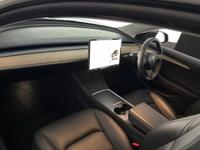 TESLA Model 3 Photo 29