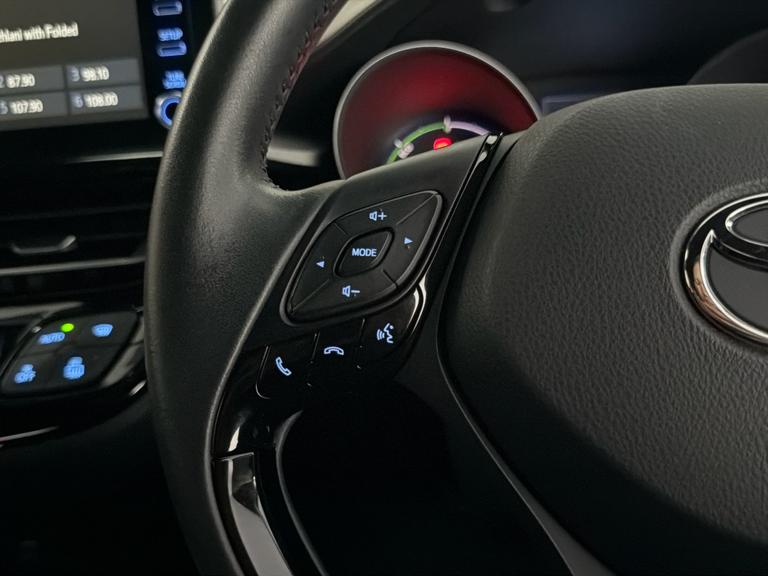 Toyota C-HR Photo bsapi-e7e466fd4e2fd26680201cb0629c35b283354167.jpg