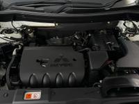 MITSUBISHI Outlander Photo 20
