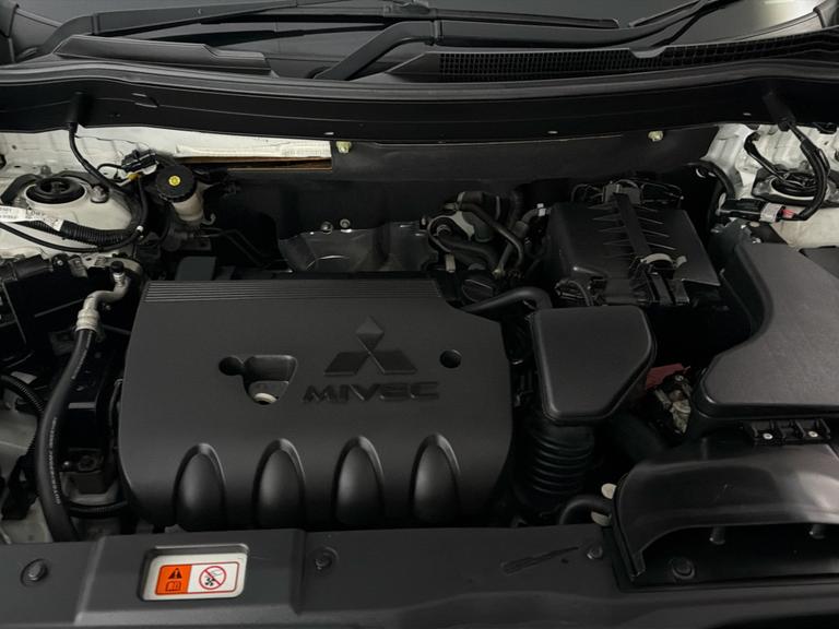 MITSUBISHI Outlander Photo bsapi-e7f7fb72f1e58bce1808d4bbc806726628e00e46.jpg