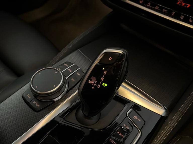 BMW 5 Series Photo bsapi-e80e7596313d91ae614953a57e69d75512fe3acc.jpg
