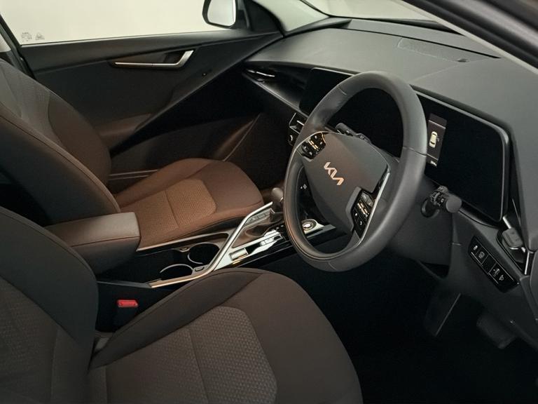 KIA Niro Photo bsapi-e8e4c92d7bf0f01af7885d50d4c5693d4f95bb0d.jpg