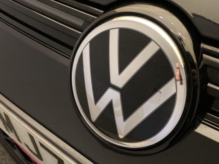 VOLKSWAGEN GOLF Photo bsapi-ea94764cb29af2c56c5a8c0d12472fe48a3a8473.jpg