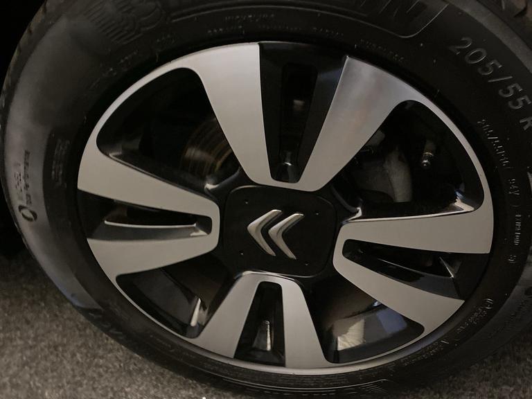 CITROEN C3 Photo bsapi-eb135fa61a68de625f54a5f0a6d4602def190304.jpg