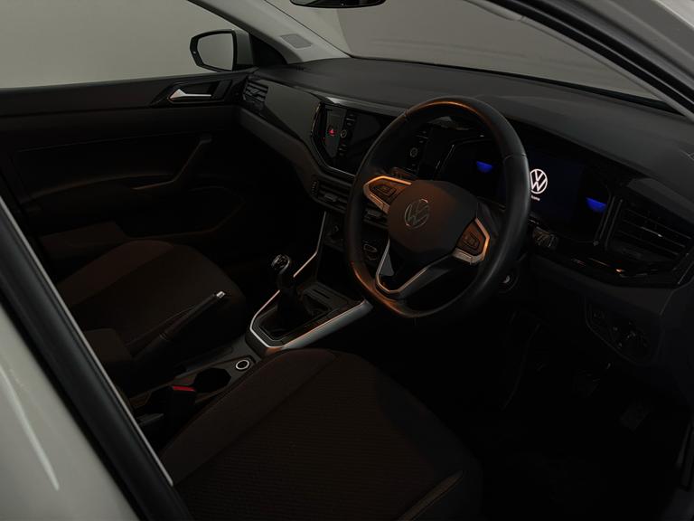 Volkswagen POLO Photo bsapi-eb4318a123cd9c3c1d3840509ca925531cf42b78.jpg
