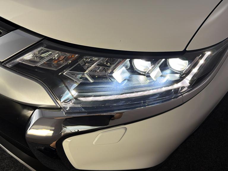 MITSUBISHI Outlander Photo bsapi-ec364d3b9c42962e4a09056c0f9ce56ead4b91b5.jpg