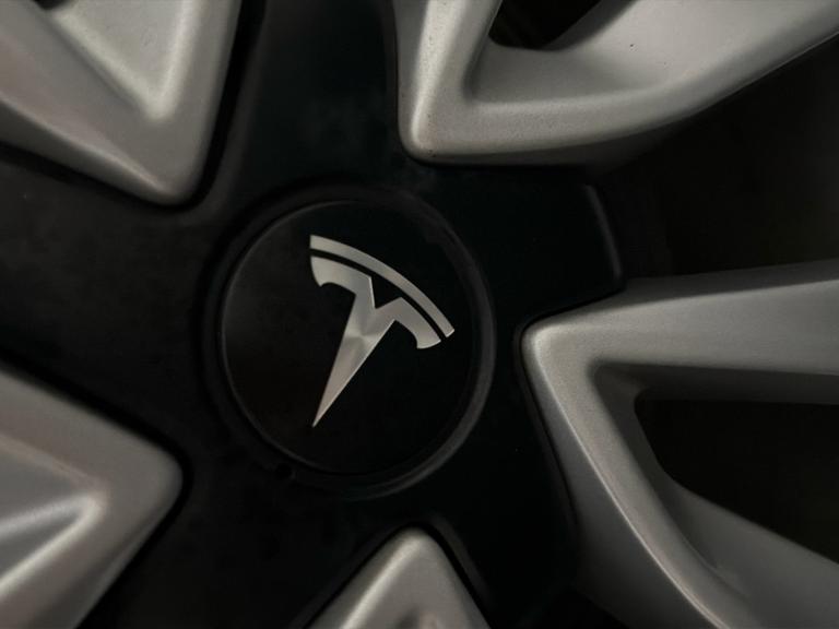 TESLA Model 3 Photo bsapi-ecbe2dd5d7c6a469963188becd5c3fdda3b4d744.jpg