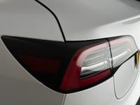 TESLA Model 3 Photo 23