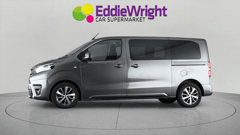 TOYOTA Proace Verso Photo bsapi-eccb90f43f03c2c50d38ff2dcab18b3cf30370d8.jpg