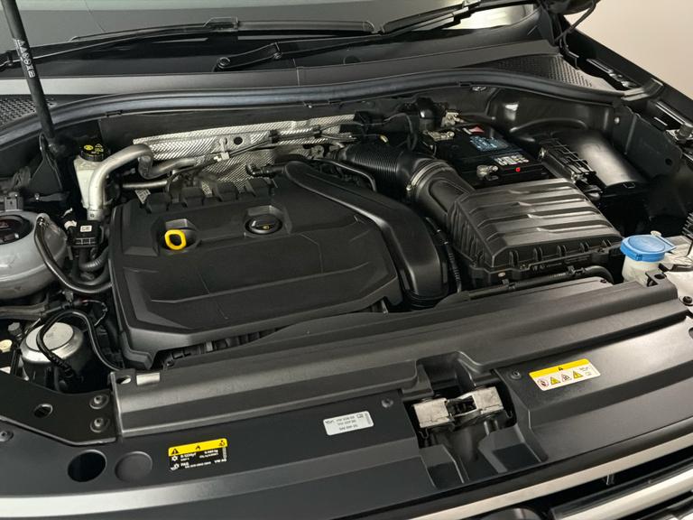 Volkswagen Tiguan Photo bsapi-ecf20e28e4ddf3910976f3add8b6ac90f7bc5b0d.jpg