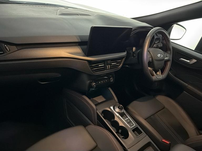 FORD Kuga Photo bsapi-ed96fb8a3e3ace0930b9c36327f81c03d8fc64dc.jpg