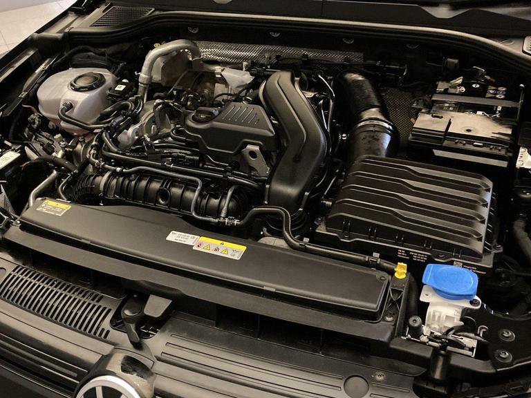 VOLKSWAGEN GOLF Photo bsapi-eda884fb7a7dbe41b0fe6f48bd271c5730e13da7.jpg