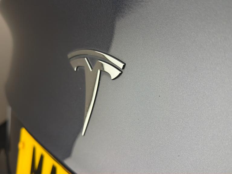 TESLA Model 3 Photo bsapi-edb160d322e118066719f56ae154038e3aea0d30.jpg