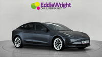 TESLA Model 3 Photo 7