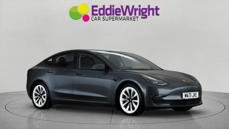 TESLA Model 3 Photo bsapi-edbc92e53e52acf2f32e75b715269da386827e85.jpg