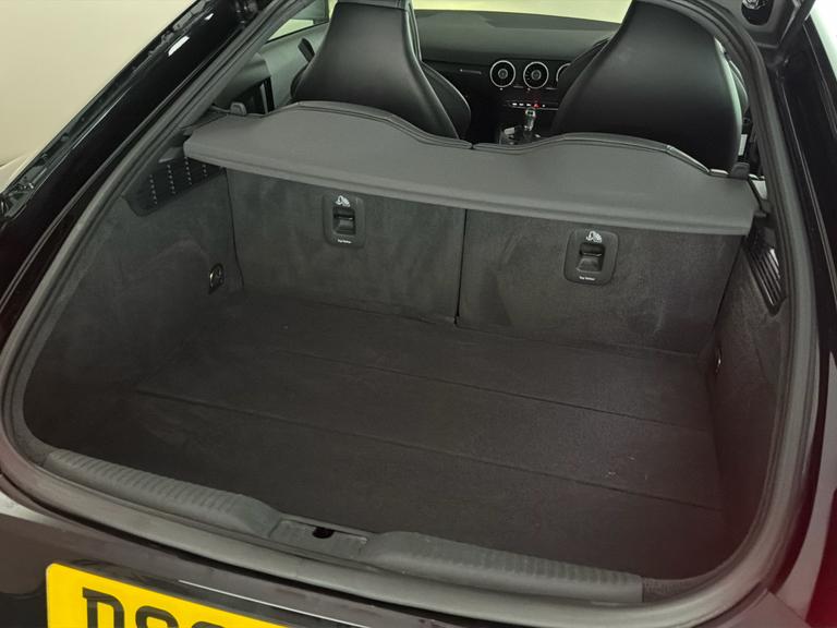 AUDI Tt Photo bsapi-edc36d2bdebbfb0d118c000117d62de4d4313cf3.jpg