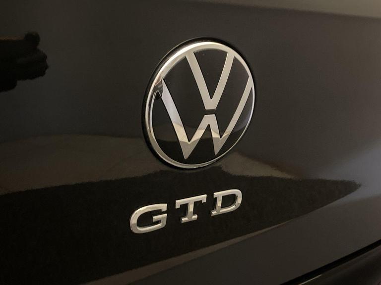 Volkswagen GOLF Photo bsapi-ede4febc0dca686622c9321f191059baa2c60d25.jpg