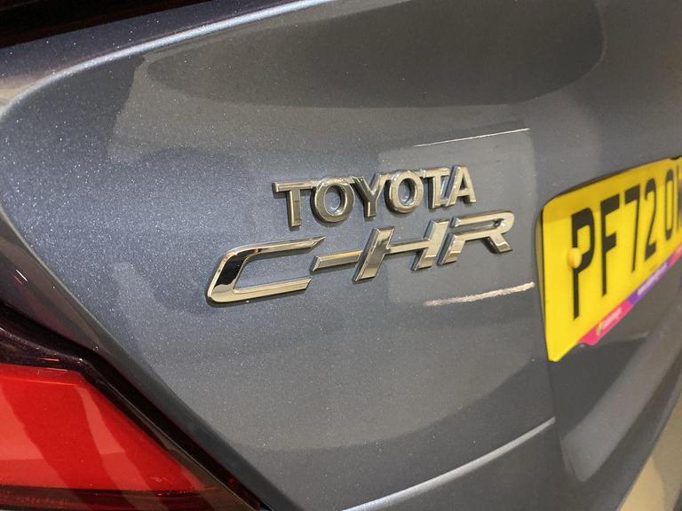 TOYOTA C-HR Photo bsapi-ee72ffafc975a732544478212a53e5514e2501f8.jpg