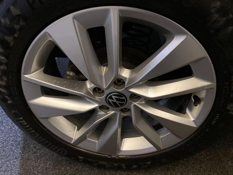 Volkswagen T-CROSS Photo bsapi-eeae5e7441c10d011803a6e8c5840aca2f74ae1e.jpg