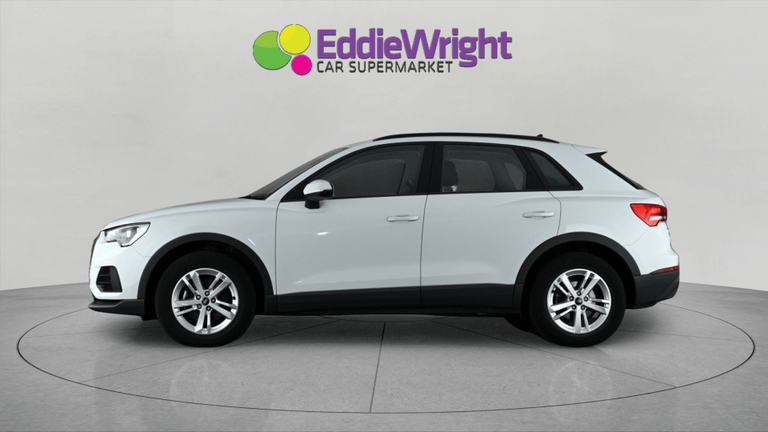 Audi Q3 Photo bsapi-eeaec85a923681eefc16cb3c80bd1a46f5cdd5d7.jpg