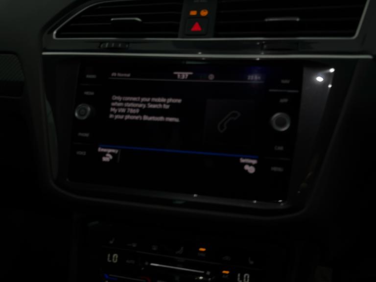 Volkswagen TIGUAN Photo bsapi-eecd3fa0729f794402b176bcde98b77b68f08c43.jpg