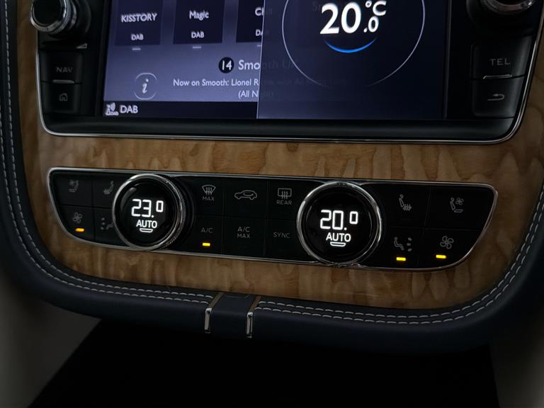 Bentley BENTAYGA Photo bsapi-eef6c54269146621c8acdb77f4da46c5c11096d2.jpg