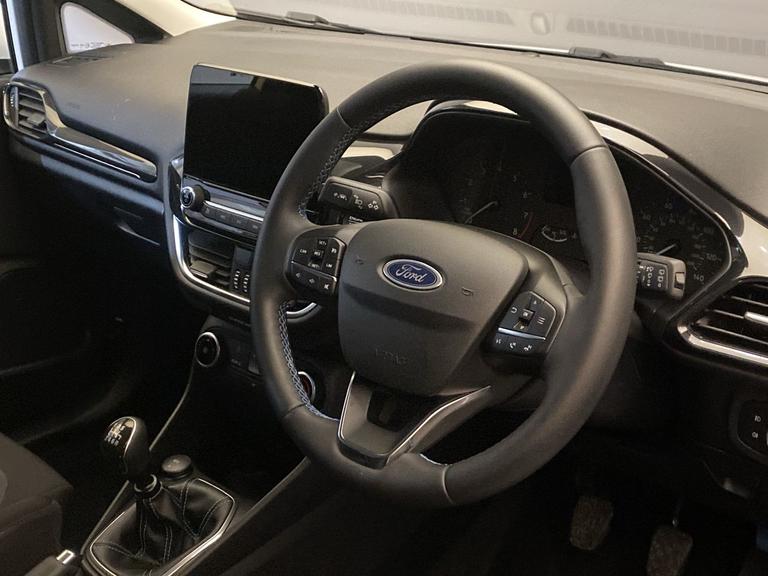 FORD FIESTA Photo bsapi-efcecd4f02f186bb64e0b7f77989046b49fd44f7.jpg