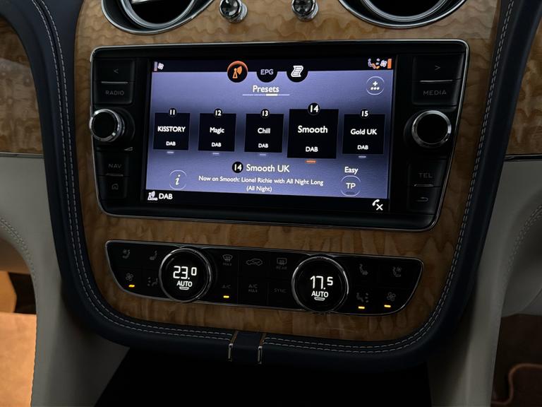 Bentley BENTAYGA Photo bsapi-eff0794c89ee71b4c580c97e60bda4b43efb8138.jpg