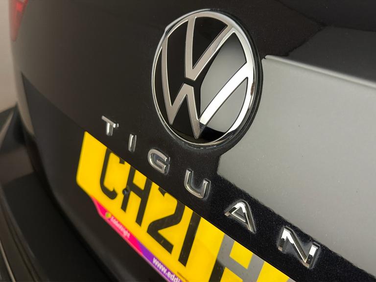 Volkswagen Tiguan Photo bsapi-f04ed2e43d41c6dc2cb31ea9a758c4630fde2b79.jpg
