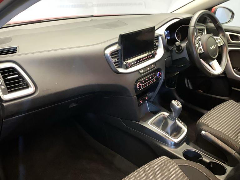 Kia CEED Photo bsapi-f10c1c737ece01b1bd17b3d4b2bad2d908e58607.jpg