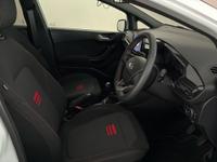 Ford FIESTA Photo 9