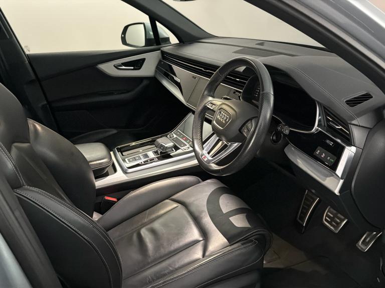 Audi Q7 Photo bsapi-f22e2ad4fc4427e774ebf6823e2a534b140d0d38.jpg
