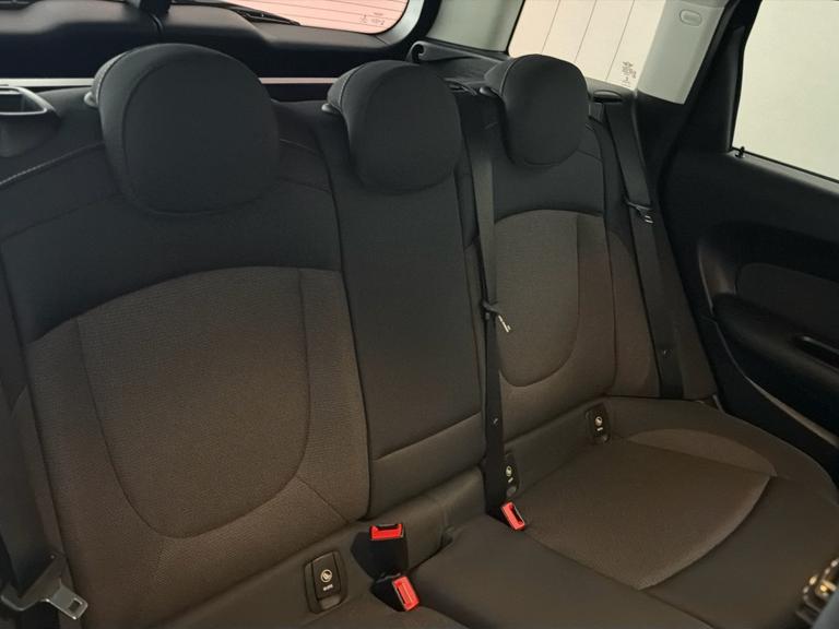 MINI CLUBMAN Photo bsapi-f476b92c9388fab36b686386e33dc753dc3ca7cf.jpg