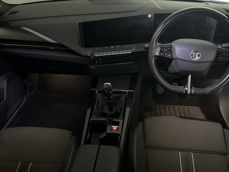 VAUXHALL ASTRA Photo bsapi-f4ecb7343c334db19c393e58053a7075f60b9d81.jpg