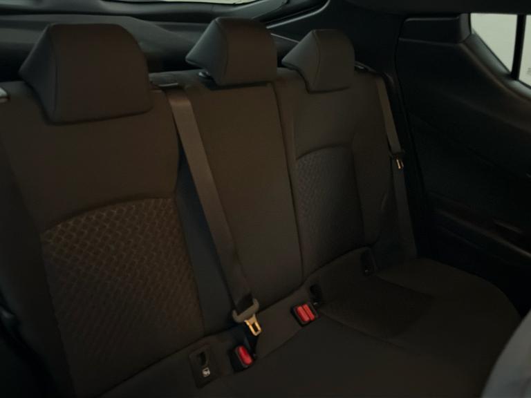 Toyota C-HR Photo bsapi-f583c9c32012c075e44413311624537d81f9bfd9.jpg