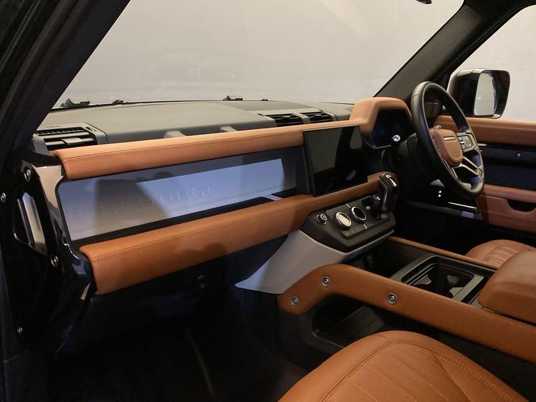 LAND ROVER DEFENDER 110 Photo bsapi-f5a07cca6e0ef37863ed0f12e2126100f559121e.jpg