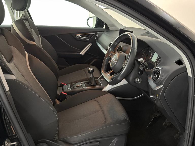 AUDI Q2 Photo bsapi-f715e6e427590e50be52a5715b19360f1357a3e2.jpg
