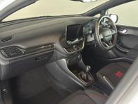 Ford FIESTA Photo 23
