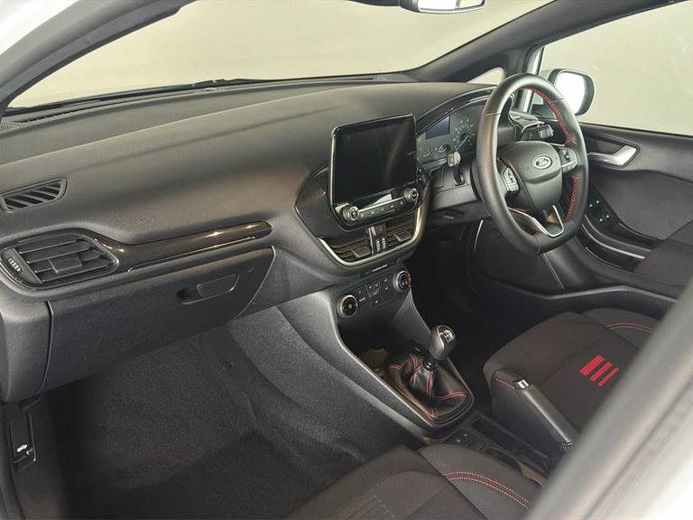 Ford FIESTA Photo bsapi-f754eec6a164813332f88bbd3dad43b6f0d863d8.jpg