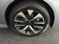 PEUGEOT 208 Photo 14