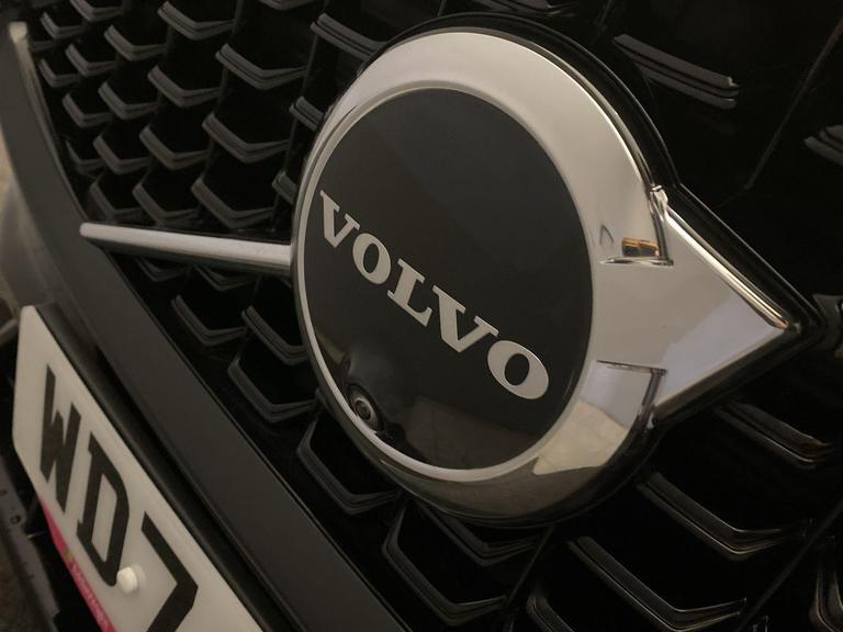 VOLVO XC60 Photo bsapi-f926e9393217c2e34513c67355222605d59e02c3.jpg