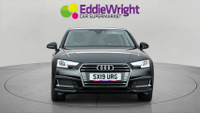 Audi A4 Photo 1