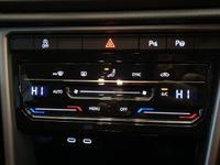 Volkswagen T-ROC Photo 10