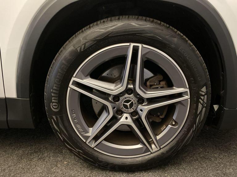 MERCEDES-BENZ GLA Photo bsapi-fc2385bf41f39bdf8151afccf0f95d984480d3a9.jpg