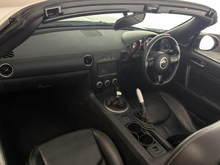 MAZDA Mx-5 Photo bsapi-fcb7df6aee2d409bba87058eb88698e231058a9b.jpg