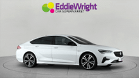VAUXHALL Insignia Photo 8