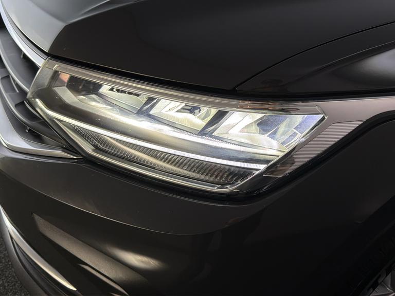 VOLKSWAGEN Tiguan Photo bsapi-fd47bf1dad851788553abb59f107ecd6478a9aea.jpg
