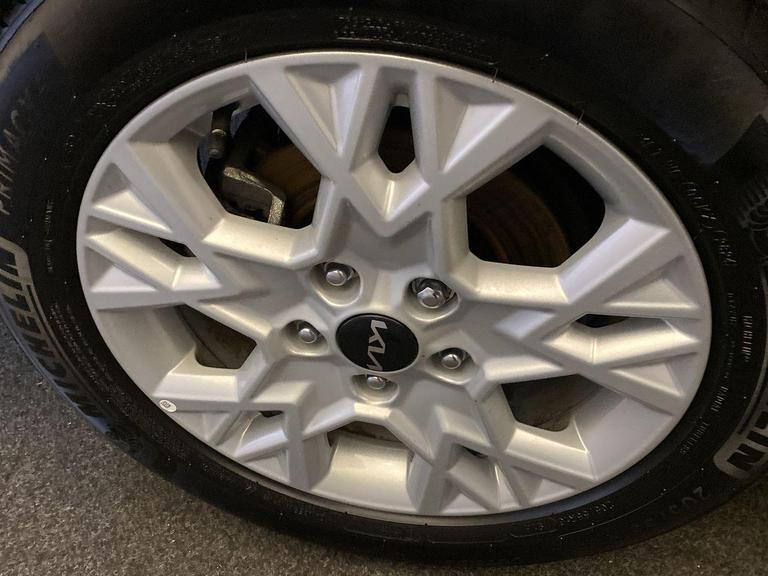 Kia CEED Photo bsapi-fde2a1534f1a64601870d65c7ec6adfb9ec8c83a.jpg